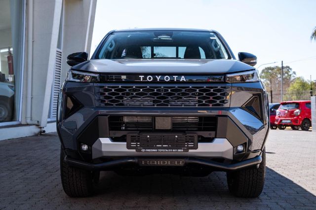2026 Toyota Hilux 2.8 GD-6 RB Raider X Auto Extended Cab, photo 3