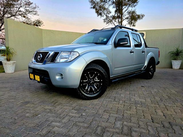 2012 Nissan Navara 2.5 dCi LE Double-Cab, photo 2