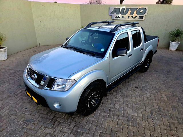 2012 Nissan Navara 2.5 dCi LE Double-Cab, photo 3