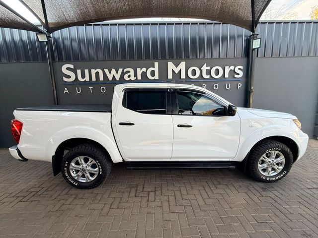 2022 Nissan Navara 2.5 DDTi SE Plus Double-Cab, photo 2