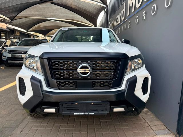 2022 Nissan Navara 2.5 DDTi SE Plus Double-Cab, photo 3