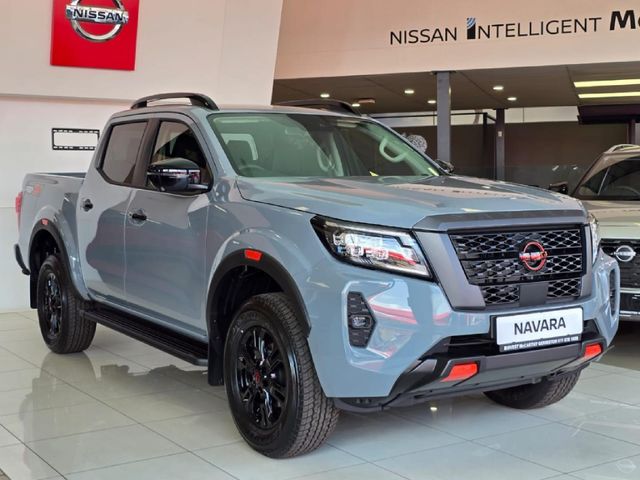 2026 Nissan Navara 2.5 DDTi PRO-2X Auto Double-Cab, photo 2