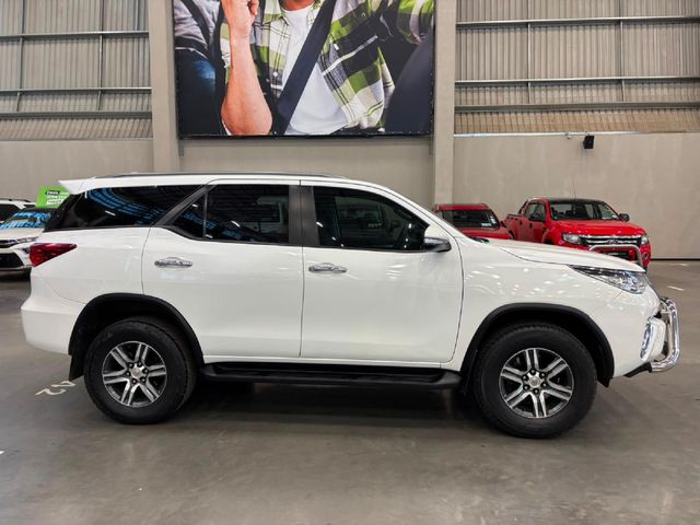 2018 Toyota Fortuner 2.4 GD-6 Raised Body, photo 2