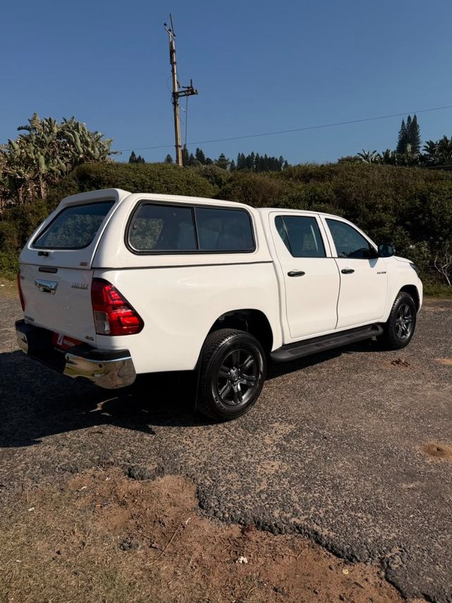 2023 Toyota Hilux 2.4 GD-6 Raider 4x4 Auto Double-Cab, photo 5