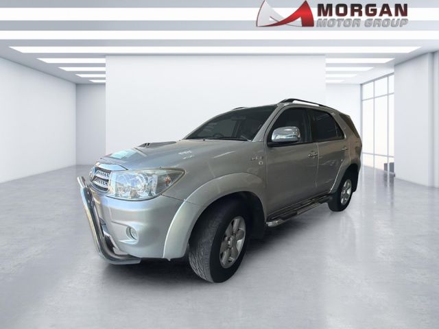 2011 Toyota Fortuner 3.0 D-4D Raised Body Auto, photo 3