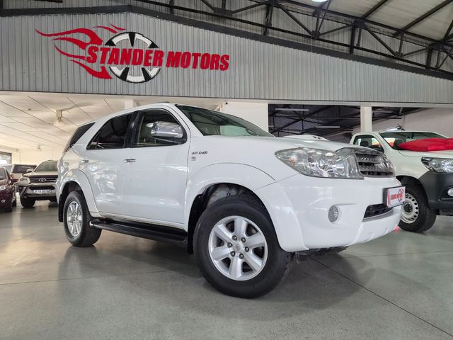 2010 Toyota Fortuner 3.0 D-4D 4x4 Auto, photo 2