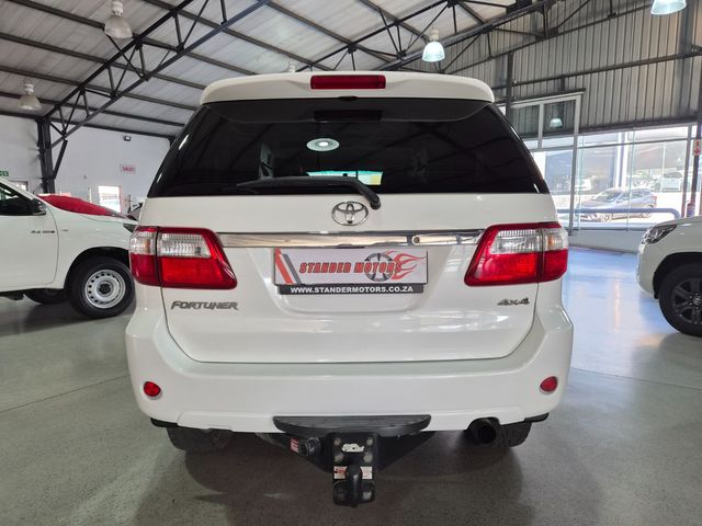 2010 Toyota Fortuner 3.0 D-4D 4x4 Auto, photo 4
