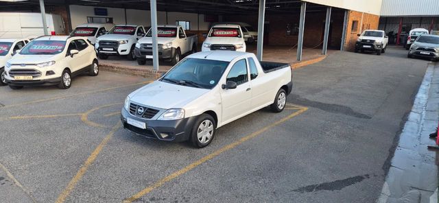 2020 Nissan NP200 1.6 A/C Safety Pack