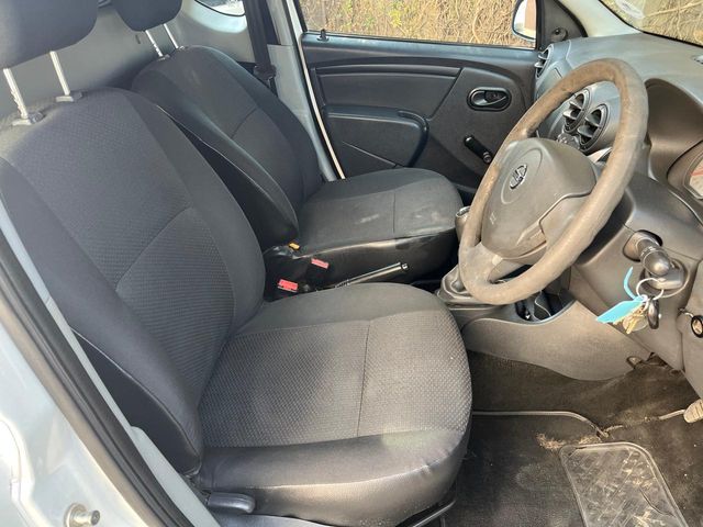 2019 Nissan NP200 1.6 A/C Safety Pack, photo 5