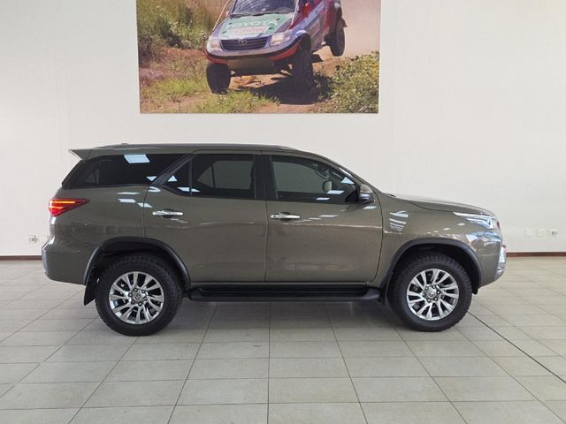 2022 Toyota Fortuner 2.8 GD-6 Raised Body Auto, photo 3