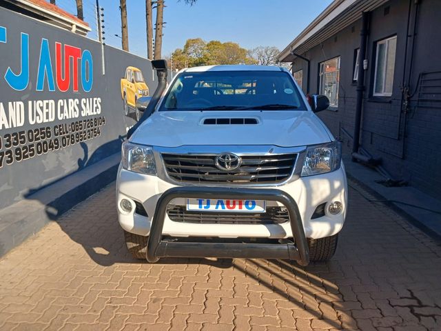 2011 Toyota Hilux 3.0 D-4D Raider Xtra-Cab 4x4, photo 2