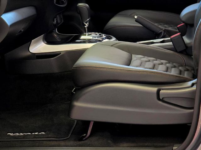2026 Nissan Navara 2.5DDTi Stealth Auto, photo 3