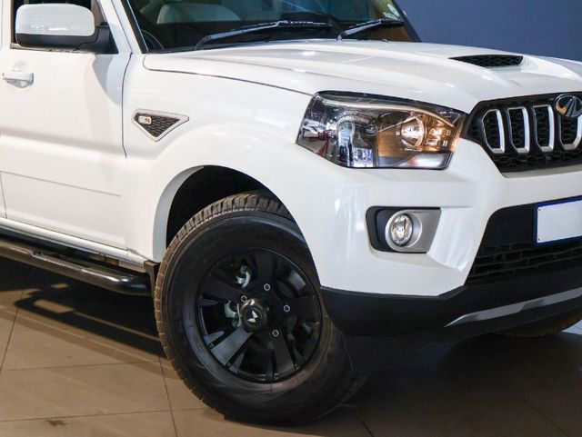 2026 Mahindra Pik Up 2.2 mHawk S6 Refresh 4x4 Auto Double-Cab, photo 2
