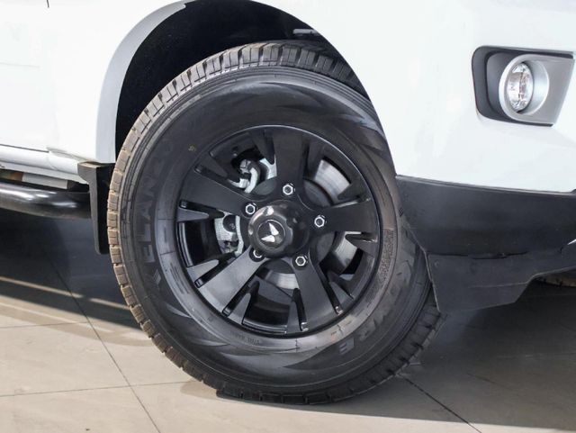 2026 Mahindra Pik Up 2.2 mHawk S6 Refresh 4x4 Auto Double-Cab, photo 3