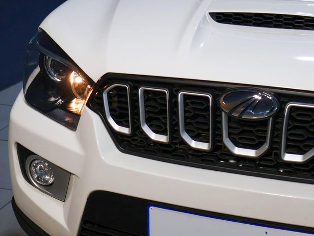 2026 Mahindra Pik Up 2.2 mHawk S6 Refresh 4x4 Auto Double-Cab, photo 4