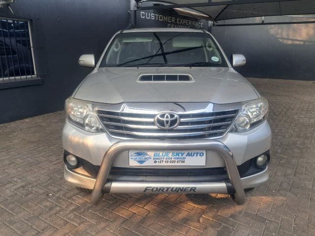 2014 Toyota Fortuner 2.5 D-4D RB AT, photo 2