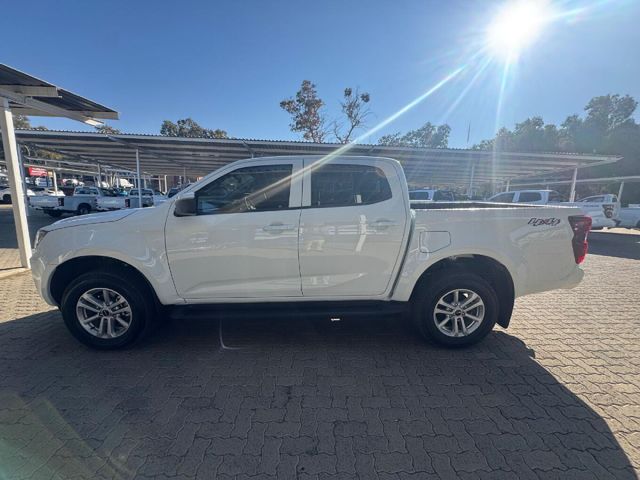 2026 Isuzu D-Max 3.0 DDI LS 4x4 Double-Cab, photo 4