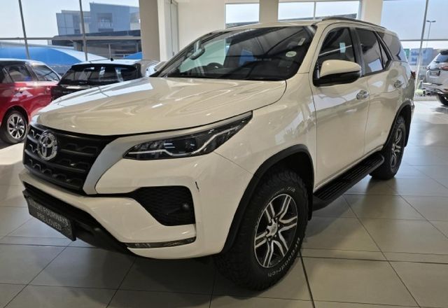 2021 Toyota Fortuner 2.4 GD-6 Raised Body Auto, photo 3