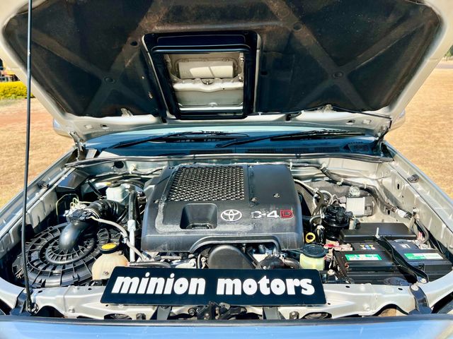 2011 Toyota Fortuner 3.0 D-4D Raised Body 4x4, photo 3
