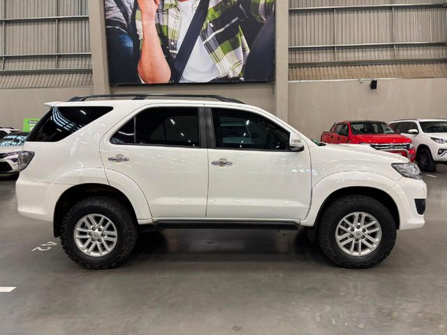 2013 Toyota Fortuner 3.0 D-4D 4x4 Auto, photo 2
