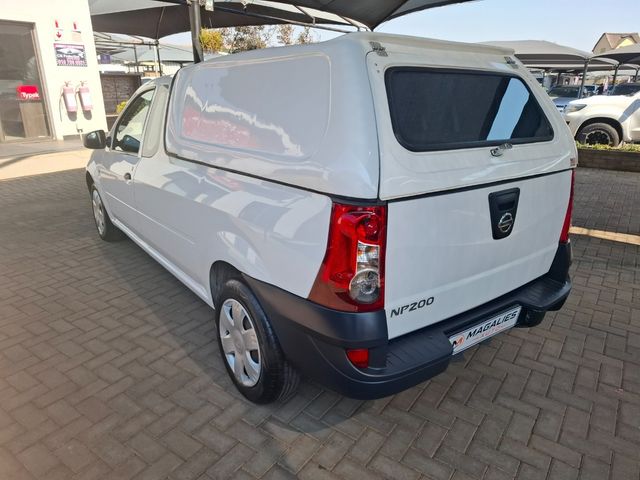 2020 Nissan NP200 1.6 A/C Safety Pack, photo 3