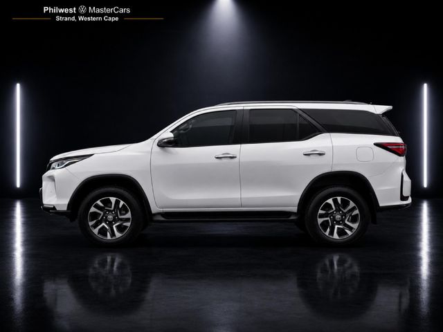 2025 Toyota Fortuner 2.4 GD-6 R/B Auto, photo 2