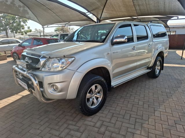 2010 Toyota Hilux 4.0 V6 Raider 4x4 Auto Double-Cab, photo 2