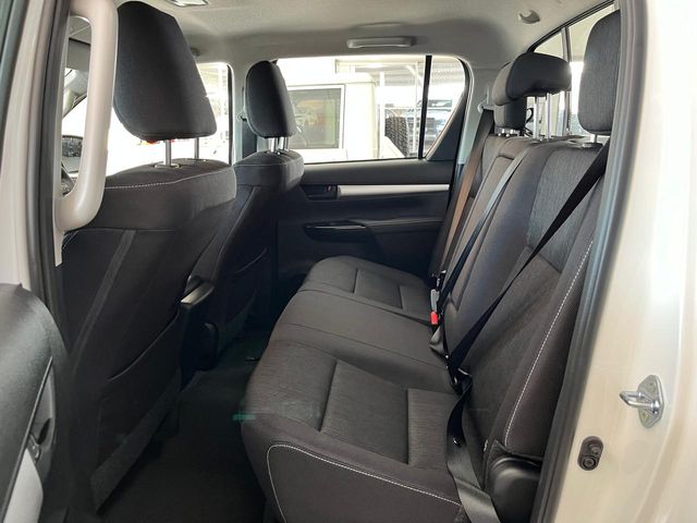 2026 Toyota Hilux 2.4 GD-6 Raised Body Raider Double-Cab, photo 3