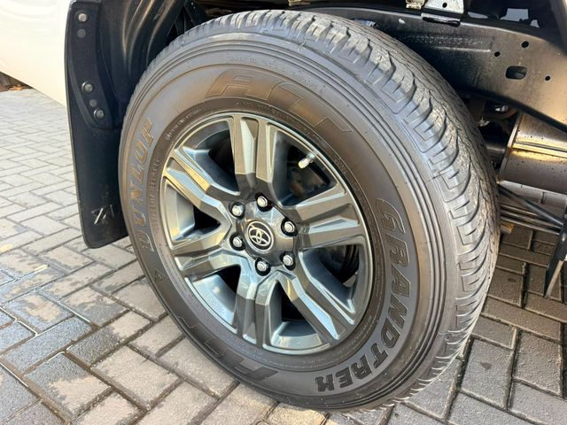 2024 Toyota Hilux 2.4 GD-6 Raised Body Raider Auto Extended Cab, photo 5