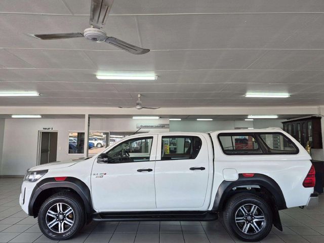 2024 Toyota Hilux 2.4GD-6 4x4 Raider X Double-Cab, photo 2