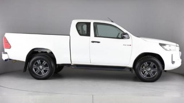 2023 Toyota Hilux 2.4 GD-6 Raised Body Raider Extended Cab, photo 3