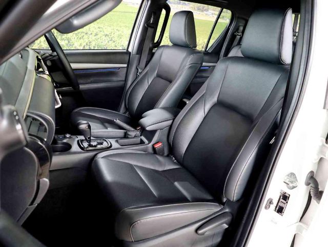2025 Toyota Hilux 2.8 GD-6 RB Legend RS 4x4 Double-Cab Auto (mhev), photo 3