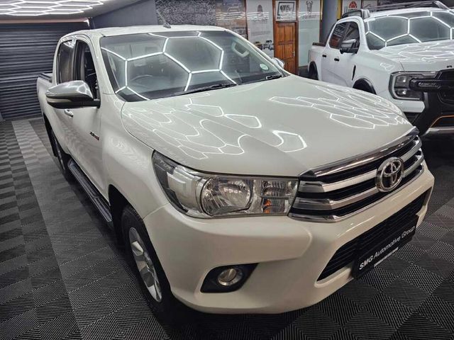 2017 Toyota Hilux 2.8 GD-6 Raider 4x4 Double-Cab Auto, photo 4