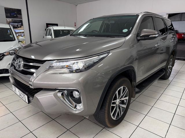 2016 Toyota Fortuner 2.8 GD-6 Raised Body Auto, photo 2