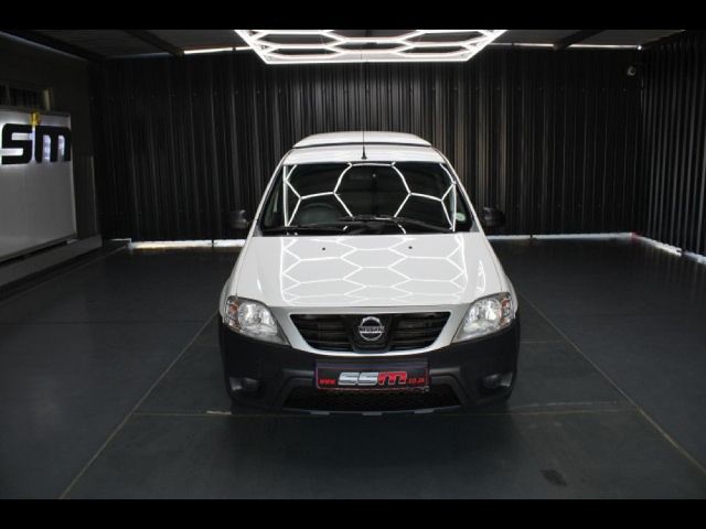 2023 Nissan NP200 1.6 A/C Safety Pack, photo 2