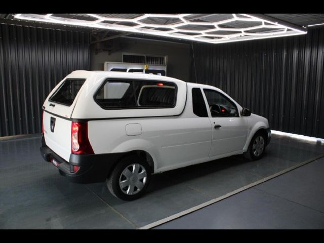 2023 Nissan NP200 1.6 A/C Safety Pack, photo 4
