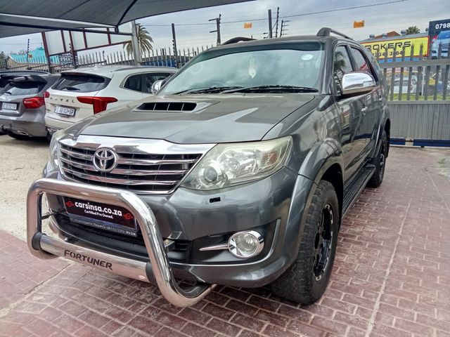 2015 Toyota Fortuner 3.0 D-4D Raised Body Auto, photo 2