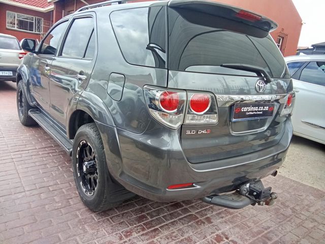 2015 Toyota Fortuner 3.0 D-4D Raised Body Auto, photo 4
