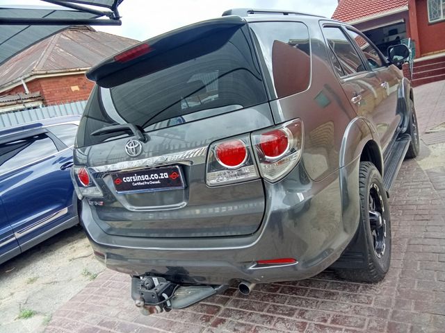 2015 Toyota Fortuner 3.0 D-4D Raised Body Auto, photo 5