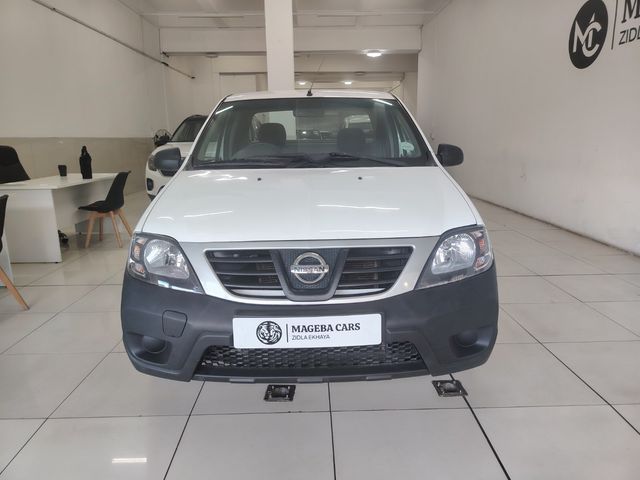 2019 Nissan NP200 1.6 A/C Safety Pack, photo 2
