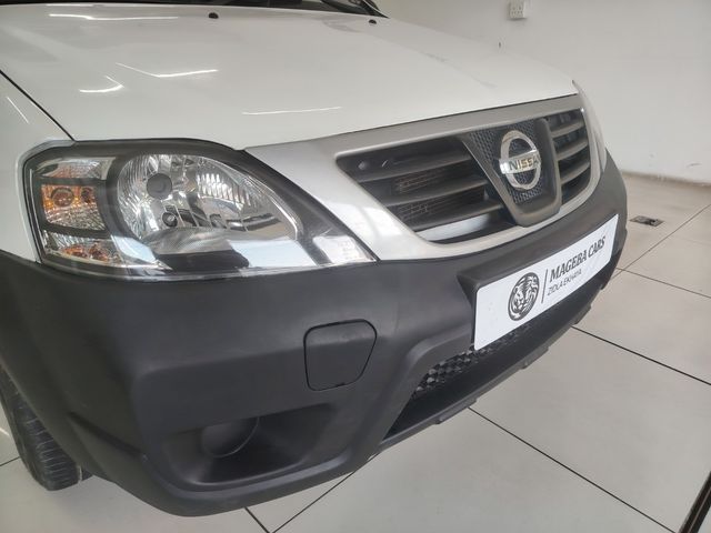 2019 Nissan NP200 1.6 A/C Safety Pack, photo 4