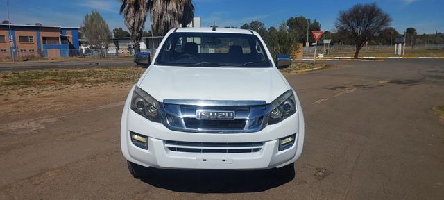 2016 Isuzu KB 300 D-Teq LX 4x4 Single-Cab