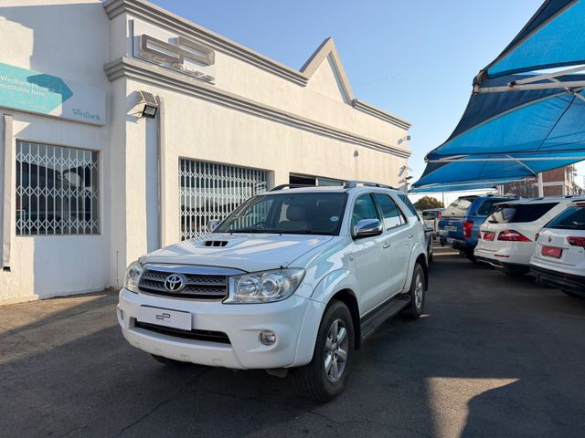 2011 Toyota Fortuner 3.0 D-4D Raised Body