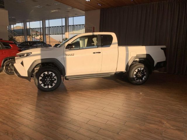 2026 Toyota Hilux 2.8 GD-6 RB Raider X Auto Extended Cab, photo 4