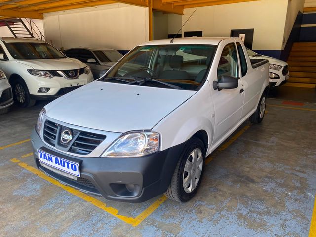 2023 Nissan NP200 1.6 A/C Safety Pack, photo 3