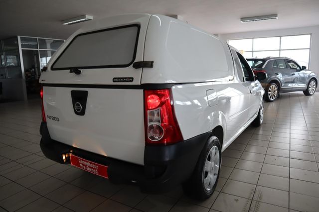 2022 Nissan NP200 1.6 A/C Safety Pack, photo 4