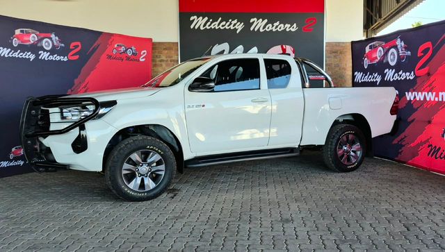 2025 Toyota Hilux 2.4 GD-6 Raised Body Raider Extended Cab, photo 2