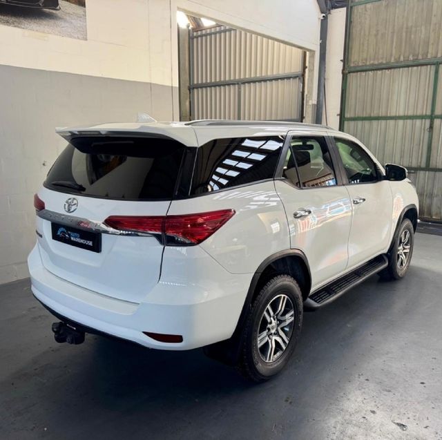 2017 Toyota Fortuner 2.4 GD-6 Raised Body Auto, photo 4