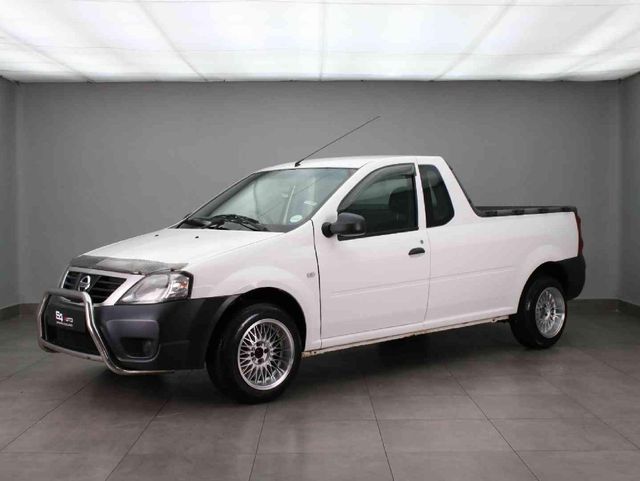 2023 Nissan NP200 1.6 A/C Safety Pack