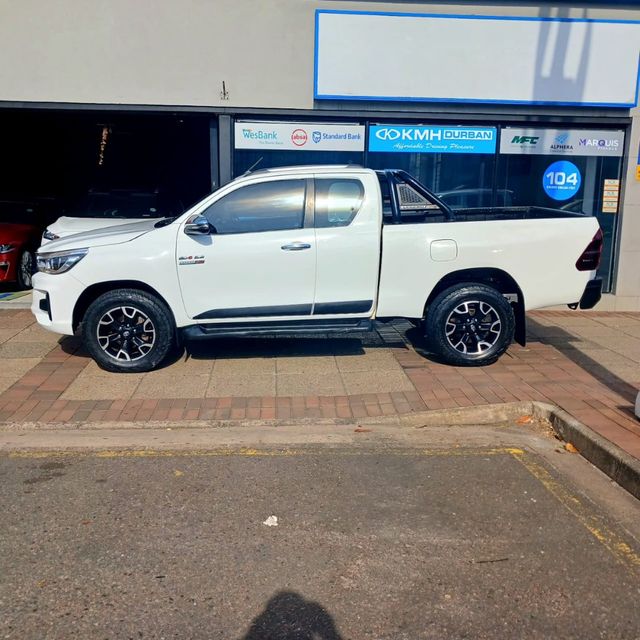 2020 Toyota Hilux 2.8 GD-6 Raised Body Legend Extended Cab, photo 4